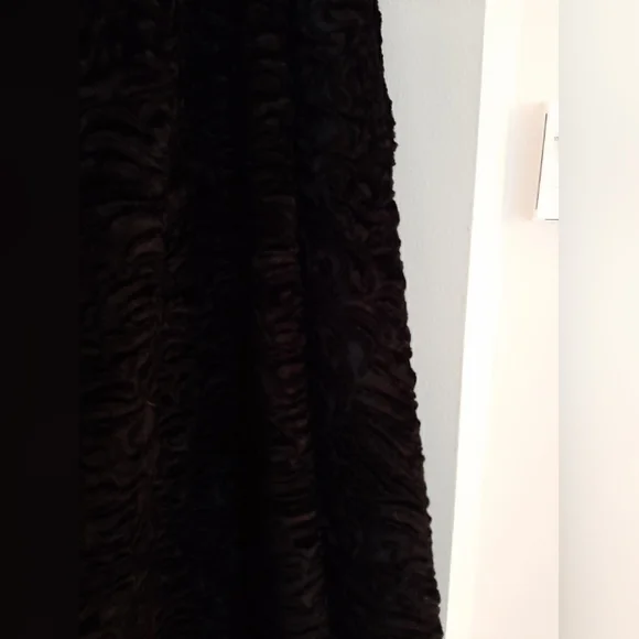 Cape - Picture 7 of 11